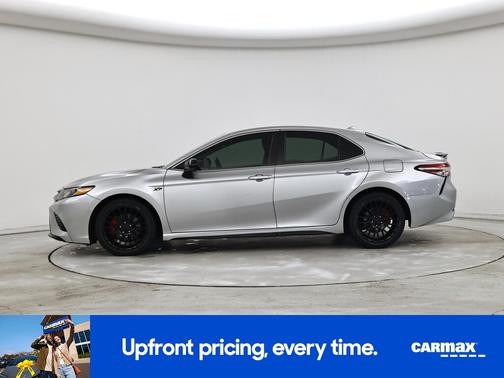 Silver 2019 Toyota Camry SE