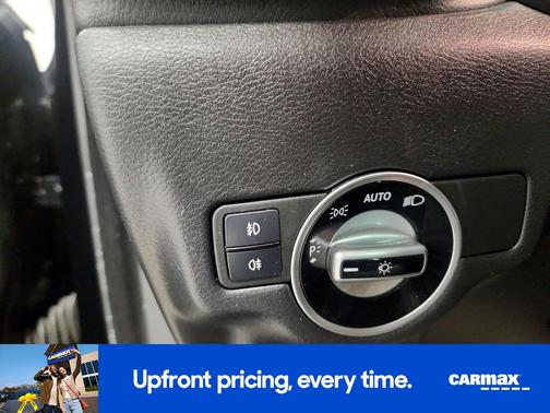 2017 INFINITI QX30 Premium