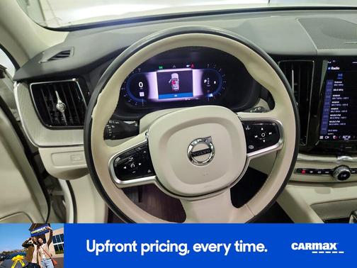 2023 Volvo XC60 B5 Plus Dark Theme