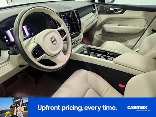 2023 Volvo XC60 B5 Plus Dark Theme