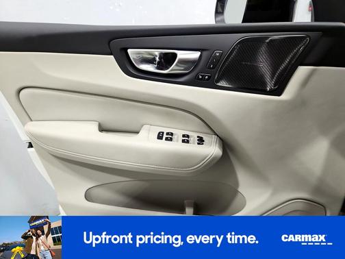 2023 Volvo XC60 B5 Plus Dark Theme