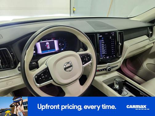 2023 Volvo XC60 B5 Plus Dark Theme