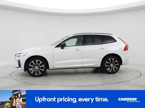 2023 Volvo XC60 B5 Plus Dark Theme