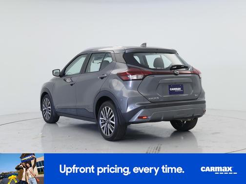 Gray 2022 Nissan Kicks SV