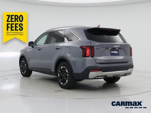 Silver 2025 Kia Sorento S