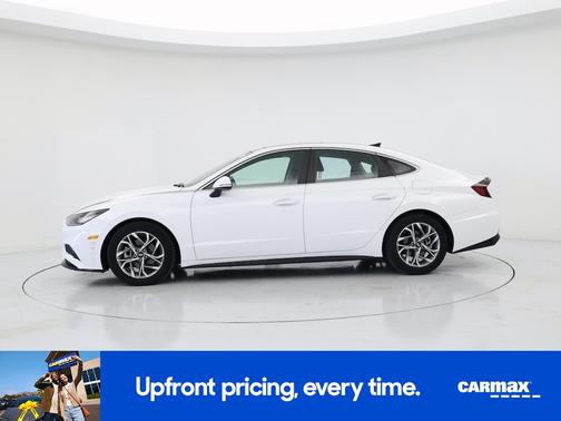 White 2022 Hyundai SONATA SEL