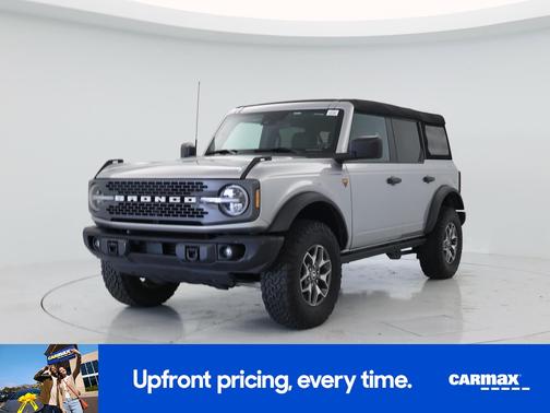 Silver 2023 Ford Bronco Badlands