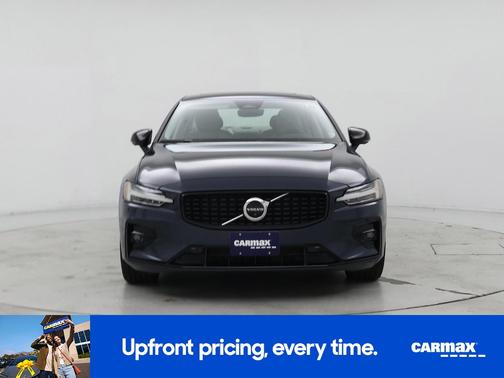 2023 Volvo S60 B5 Plus Dark Theme