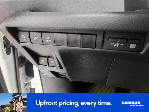 White 2025 Toyota Sienna XLE