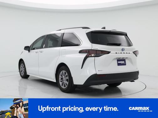 2025 Toyota Sienna XLE