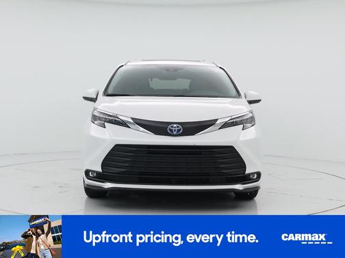 2025 Toyota Sienna XLE