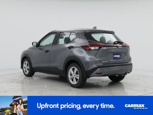 Gray 2022 Nissan Kicks S