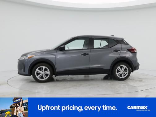 Gray 2022 Nissan Kicks S