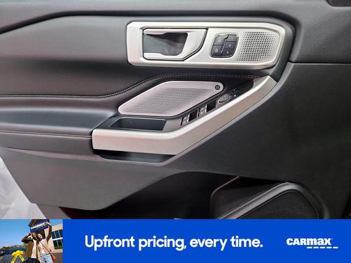 Black 2023 Ford Explorer Limited