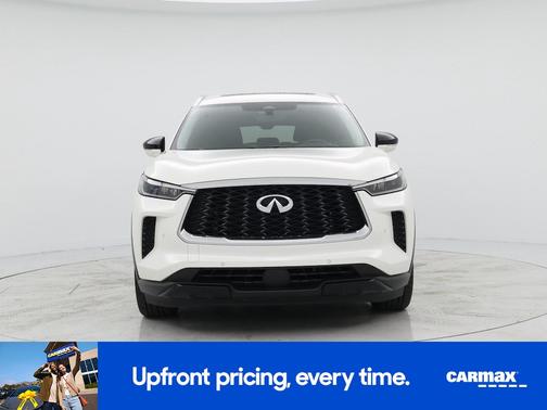 White 2023 INFINITI QX60 Luxe
