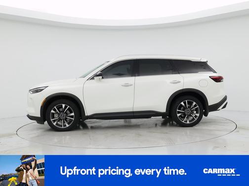 White 2023 INFINITI QX60 Luxe