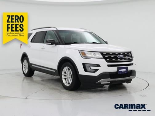 White 2017 Ford Explorer XLT