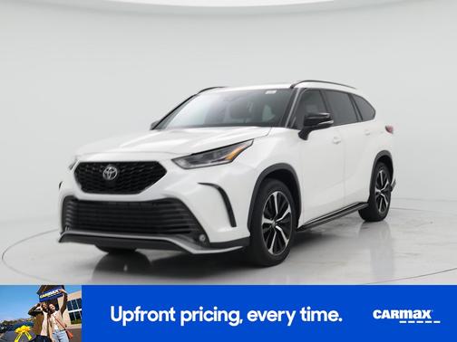 White 2021 Toyota Highlander XSE