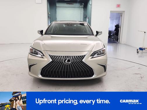 Tan 2019 Lexus ES 350