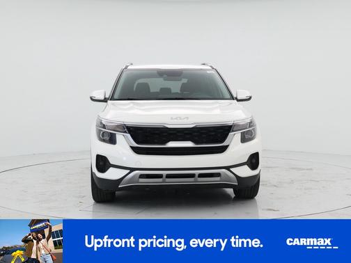 White 2023 Kia Seltos S