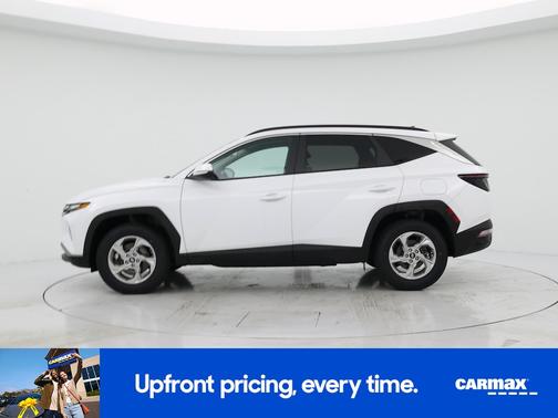 White 2023 Hyundai TUCSON SEL