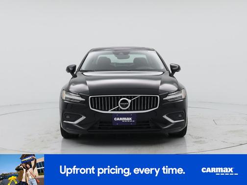 Black 2022 Volvo S60 B5 Inscription
