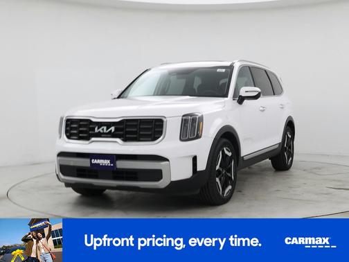 White 2023 Kia Telluride S