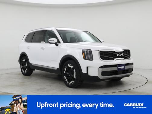 White 2023 Kia Telluride S