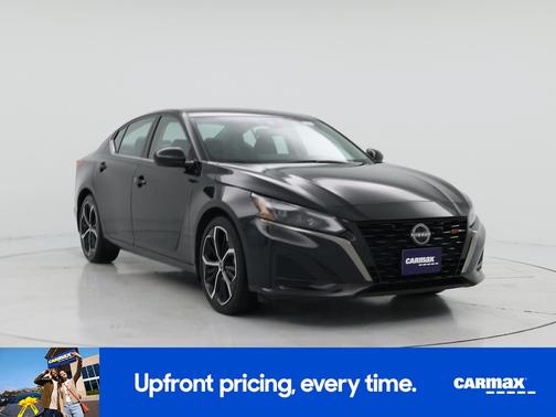 Black 2024 Nissan Altima SR