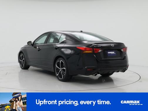 Black 2024 Nissan Altima SR