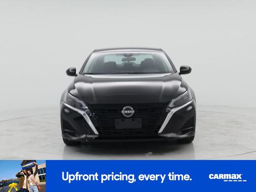 Black 2023 Nissan Altima SV