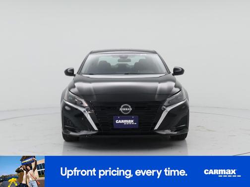 Black 2023 Nissan Altima SV