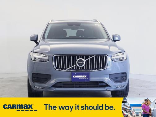 2022 Volvo XC90 T6 Momentum