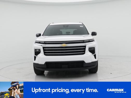 White 2024 Chevrolet Traverse LT