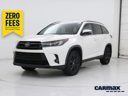White 2019 Toyota Highlander SE