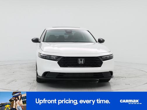 White 2025 Honda Accord SE