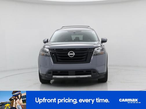 Gray 2023 Nissan Pathfinder Platinum