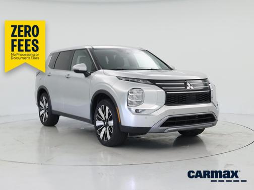 Gray 2025 Mitsubishi Outlander SE