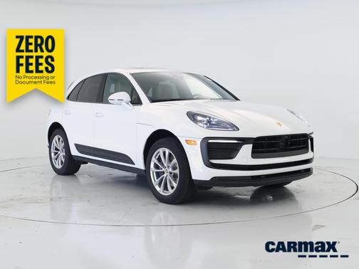 White 2023 Porsche Macan