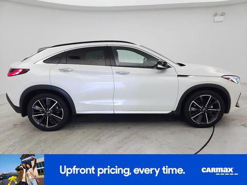 White 2023 INFINITI QX55 Essential