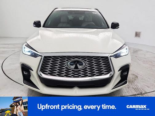 White 2023 INFINITI QX55 Essential
