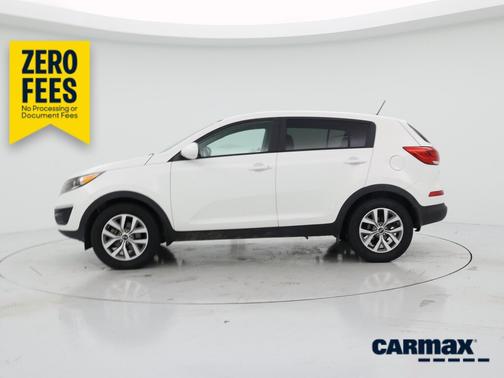 White 2015 Kia Sportage LX