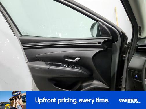 2022 Hyundai TUCSON SE