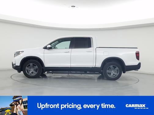 White 2023 Honda Ridgeline RTL