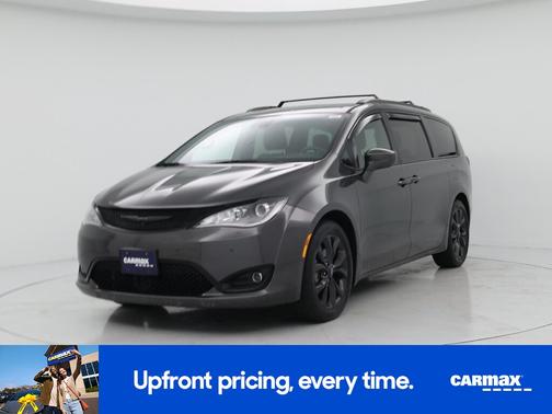 Gray 2020 Chrysler Pacifica Touring L-Plus