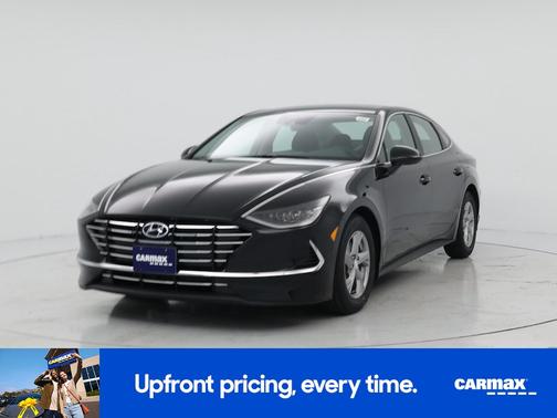 Black 2023 Hyundai SONATA SE