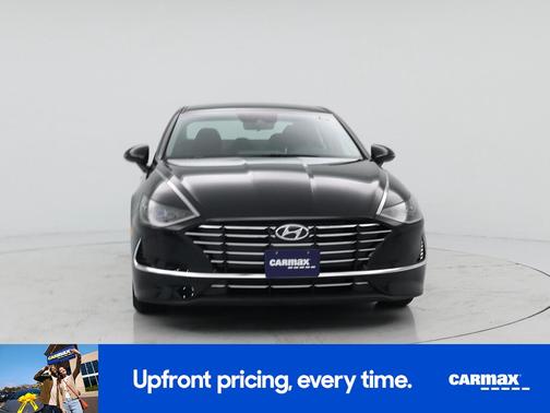 Black 2023 Hyundai SONATA SE