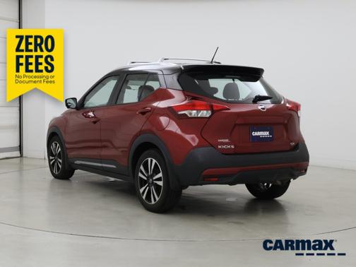 Red 2019 Nissan Kicks SR