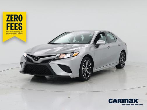 Silver 2019 Toyota Camry SE