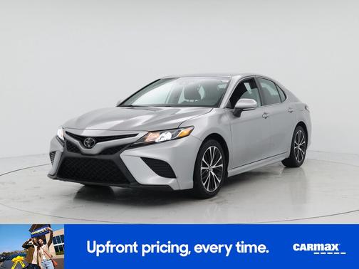 Silver 2019 Toyota Camry SE